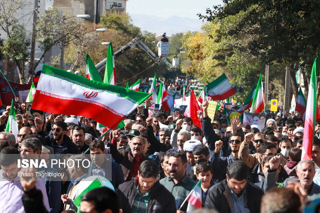 برگزاری باشکوه راهپیمایی ۱۳ آبان در زنجان