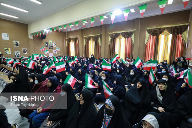 نواخته شدن زنگ گلبانگ انقلاب در زنجان