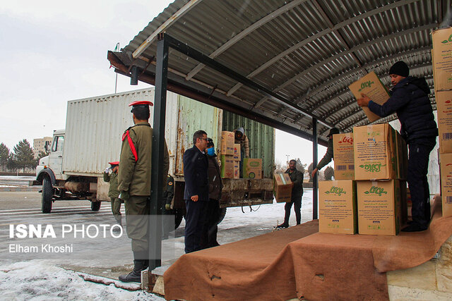کمکرسانی فرماندهی انتظامی استان زنجان به زلزلهزدگان خوی