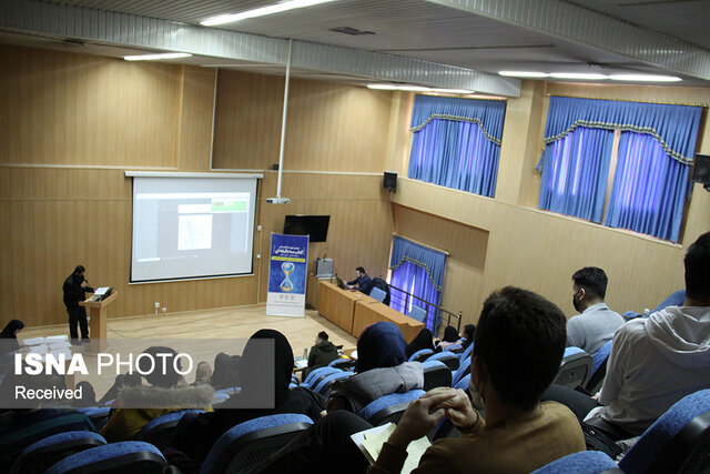 سومین دوره مسابقات ملی کتاب سه دقیقهای زنجان در ایستگاه پایانی