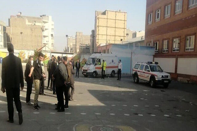 عکس تزئینی است امروز در هیچ مدرسهای در شهر ایلام مسمومیت رخ نداده است