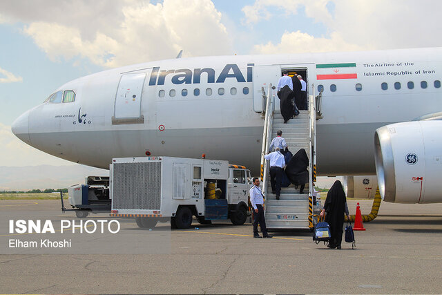 تصویر آرشیوی است نخستین گروه زائران زنجانی دوشنبه اعزام میشوند