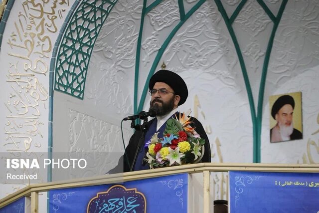 تکیه بر بصیرت دینی ما را در برابر آسیبها حفظ میکند تکیه بر بصیرت دینی ما را در برابر آسیبها حفظ میکند