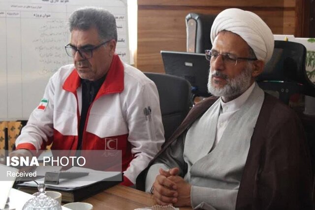 فریب صحبتها و وعدههای دشمن را نخوریم فریب صحبتها و وعدههای دشمن را نخوریم