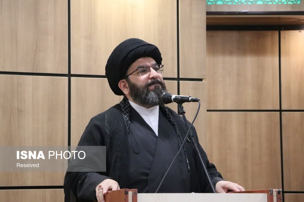 مسیر پیشرفت انقلاب با حضور عمومی مردم و اندیشه بسیجی امکان‌پذیر است