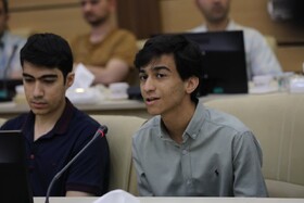 اهدای خانه به دانش‌آموز زنجانی مدال‌آور جهانی توسط رئیس‌جمهور
