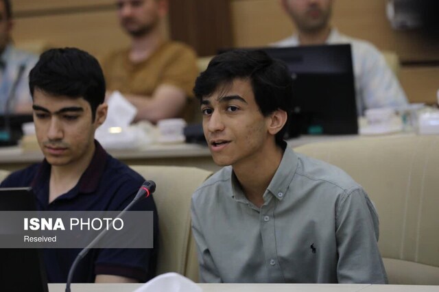 اهدای خانه به دانشآموز زنجانی مدالآور جهانی توسط رئیسجمهور اهدای خانه به دانشآموز زنجانی مدالآور جهانی توسط رئیسجمهور