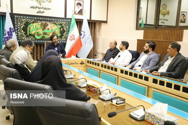 بی‌طرفی و صداقت ستون‌های خبرنگاری است