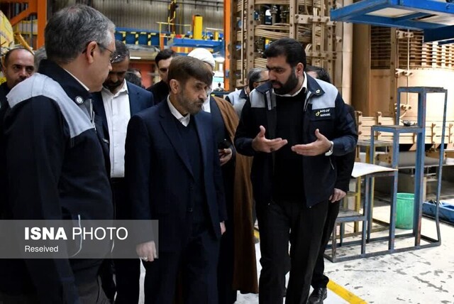 عضو مجمع تشخیص مصلحت نظام: توسعه خودروهای برقی باید با تکیه بر توان داخلی دنبال شود