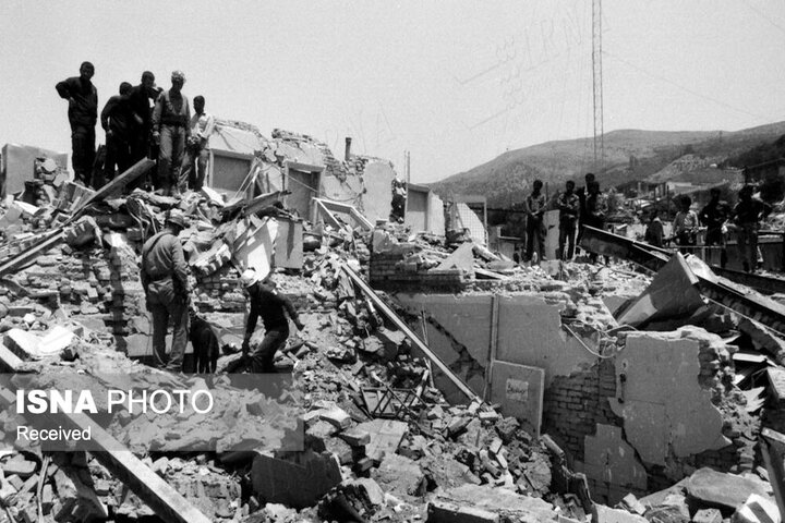 زلزله طارم زخمی که التیام ندارد