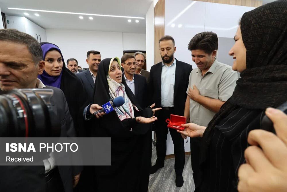 بهروزآذر: کارت امید مادر گامی برای توانمندسازی اقتصادی زنان است